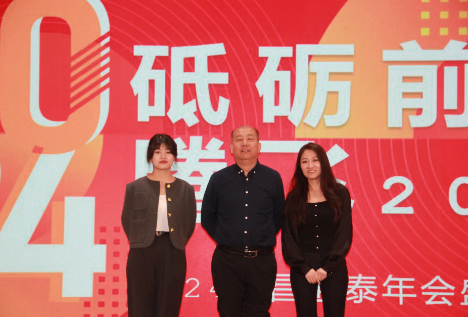 欧美黑吊大战白妞欧美大片