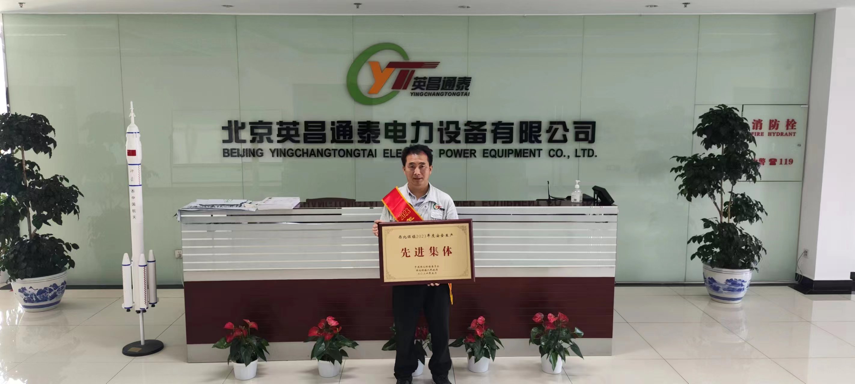 欧美黑吊大战白妞欧美大片