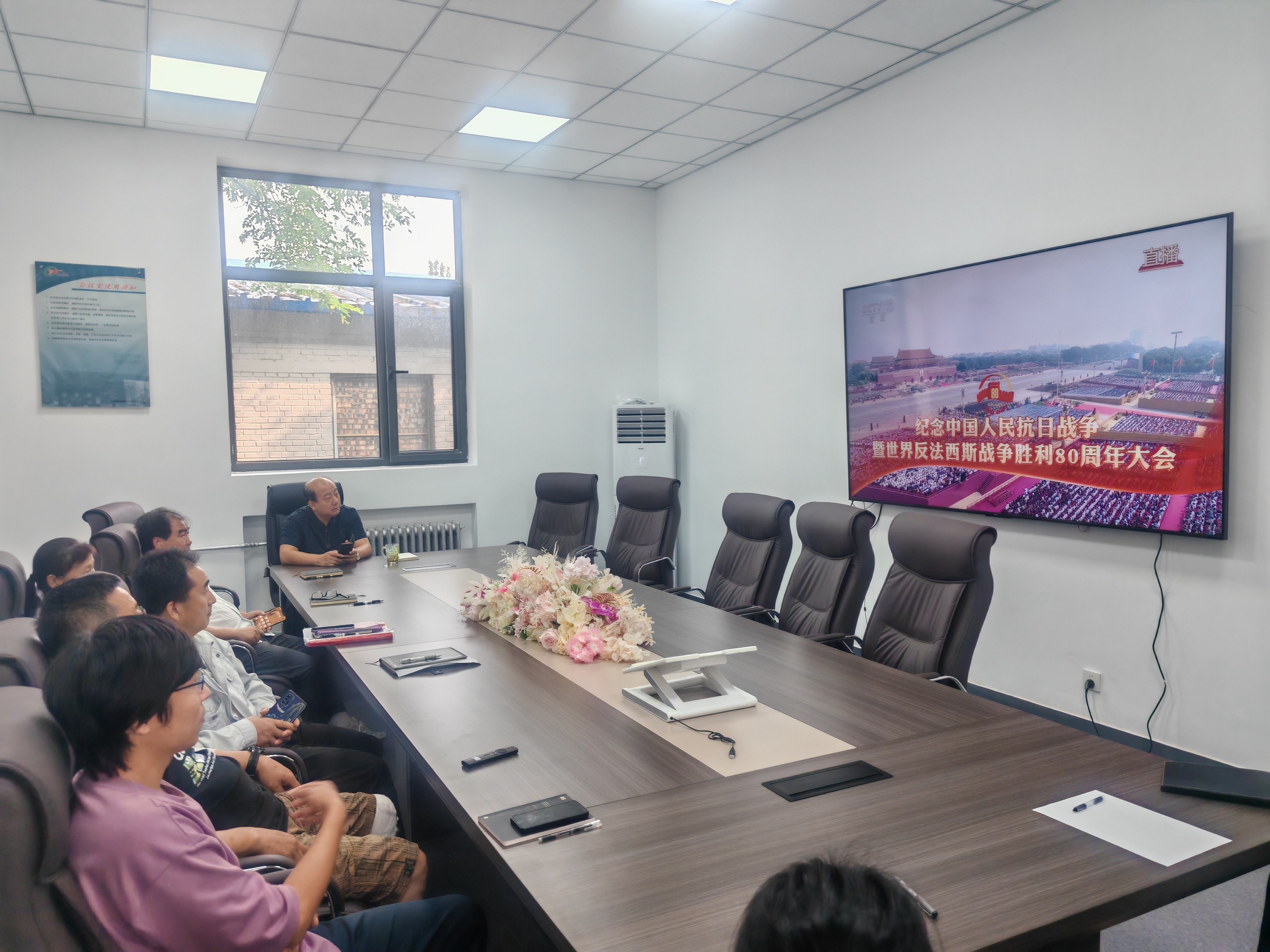 欧美黑吊大战白妞欧美大片